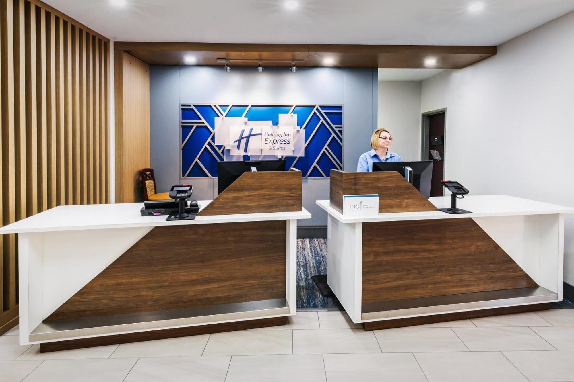 Holiday Inn Express Hotel & Suites Henderson - Traffic Star By Ihg Esterno foto