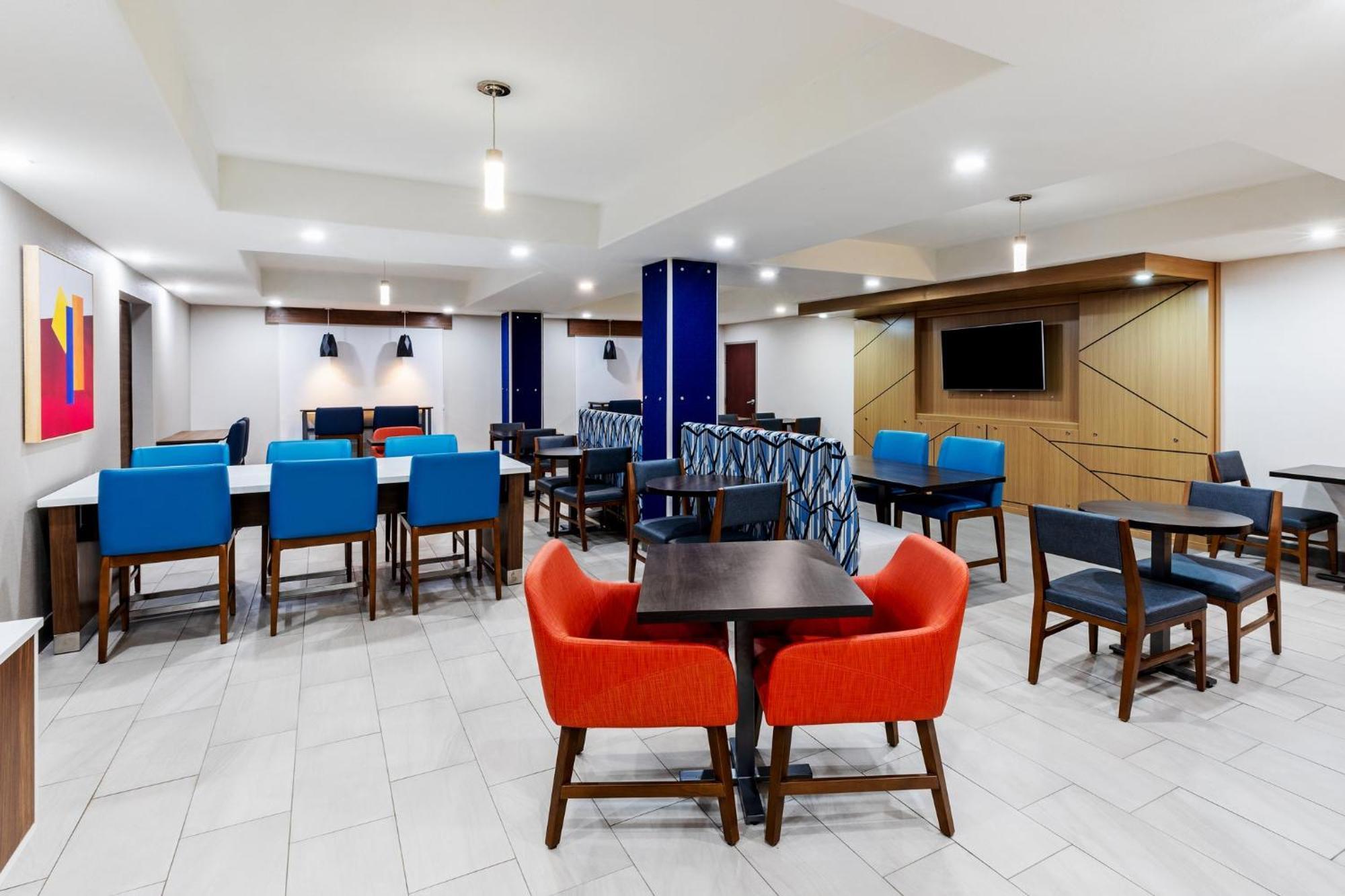 Holiday Inn Express Hotel & Suites Henderson - Traffic Star By Ihg Esterno foto