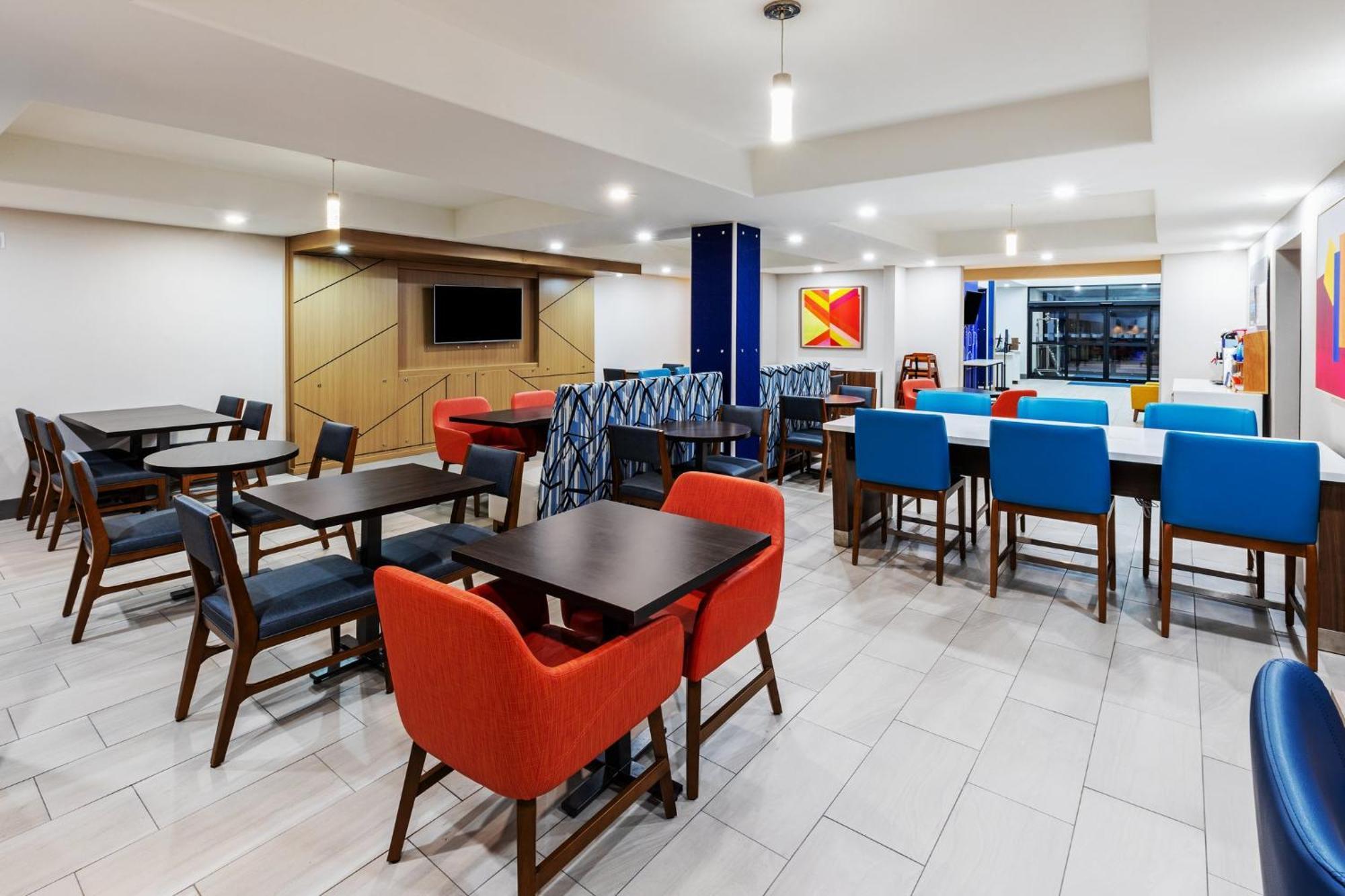 Holiday Inn Express Hotel & Suites Henderson - Traffic Star By Ihg Esterno foto