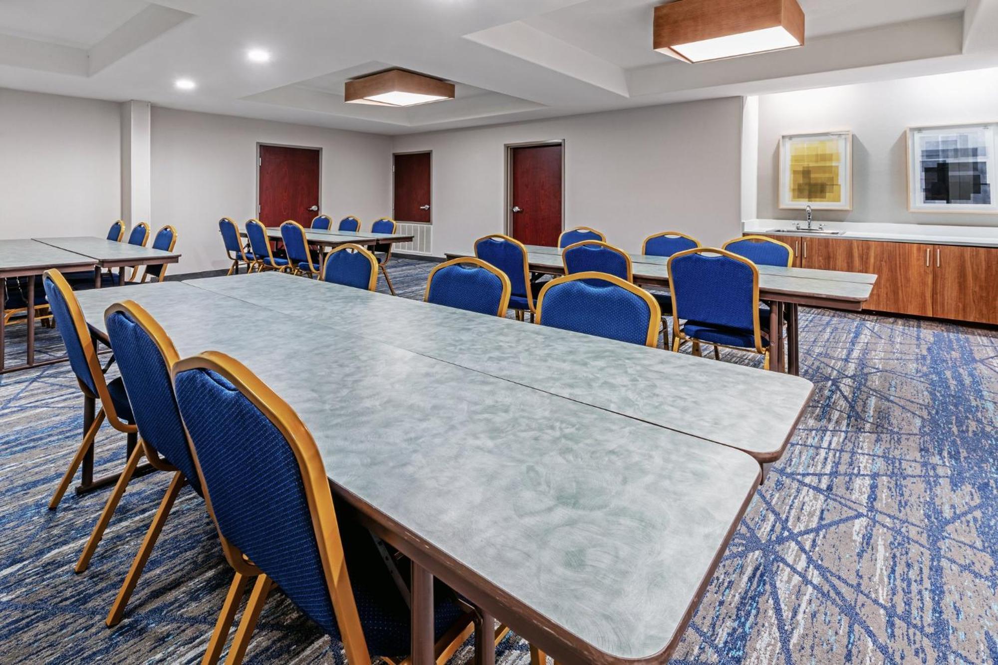 Holiday Inn Express Hotel & Suites Henderson - Traffic Star By Ihg Esterno foto