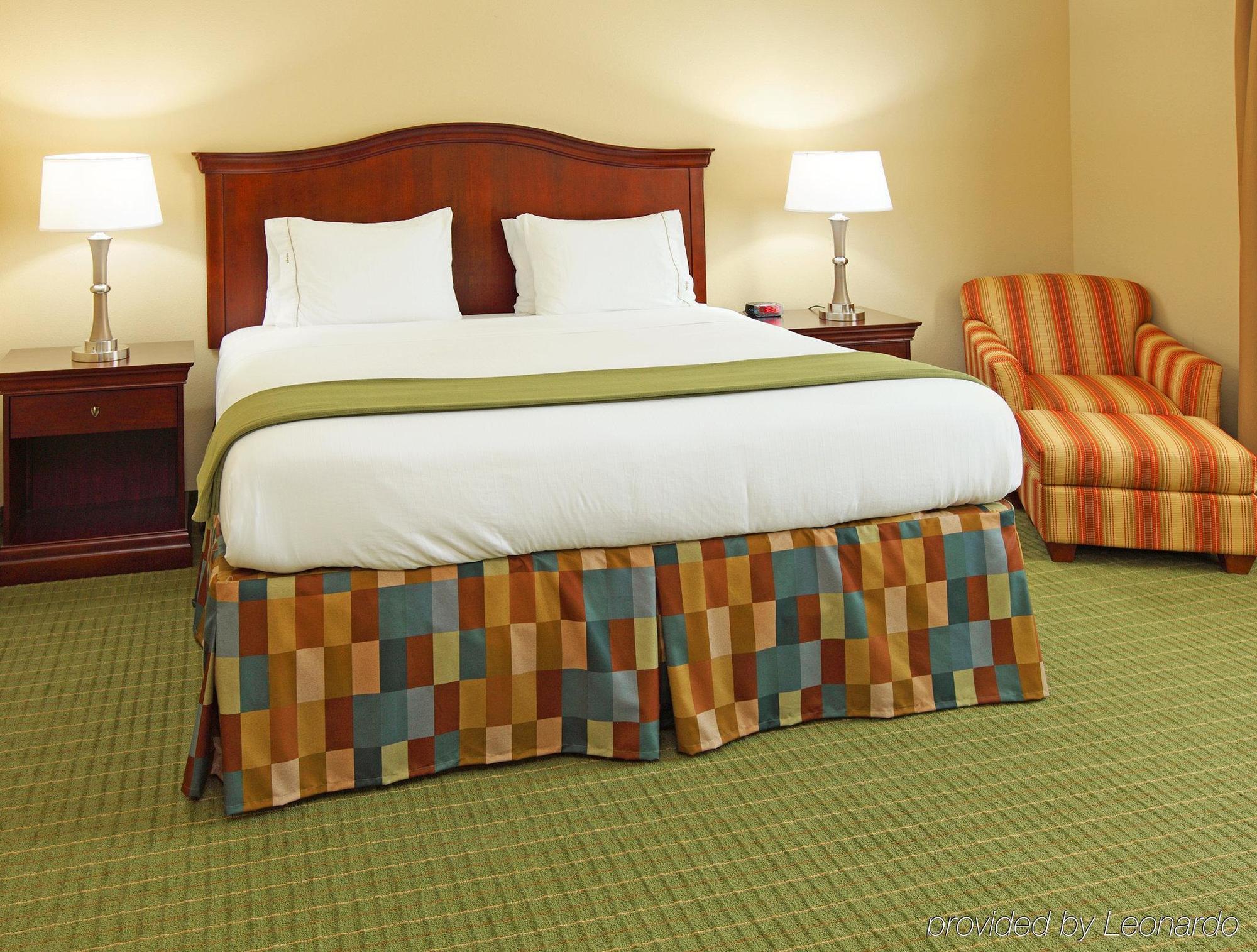 Holiday Inn Express Hotel & Suites Henderson - Traffic Star By Ihg Esterno foto